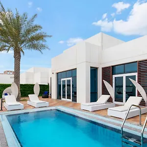Fam Living - Sarai Beach Villas - Palm Jumeirah - Families Only Дубай