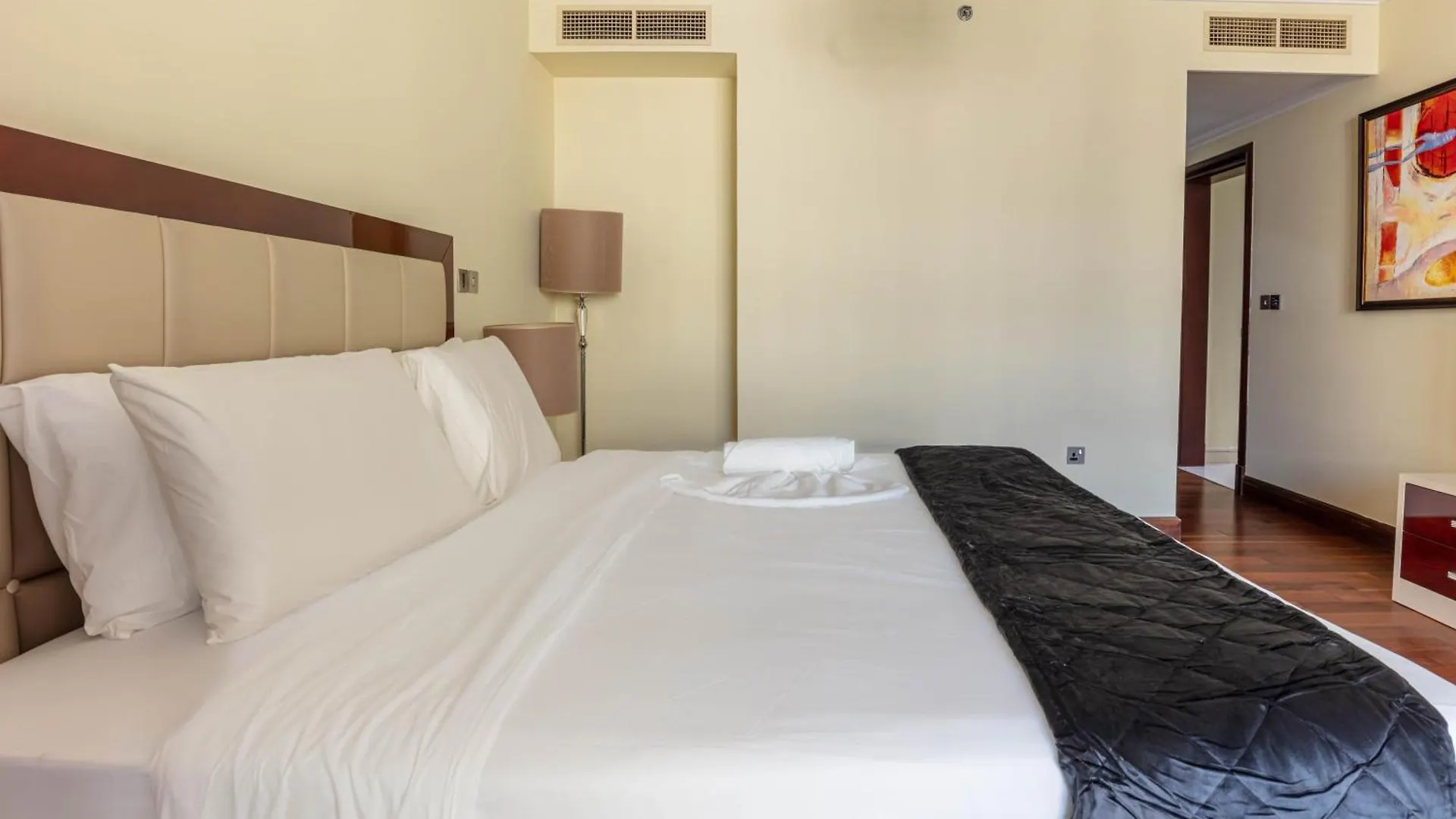 Spacious 2-Bedroom Beachfront Apartment With Pool Dubai United Arab Emirates
