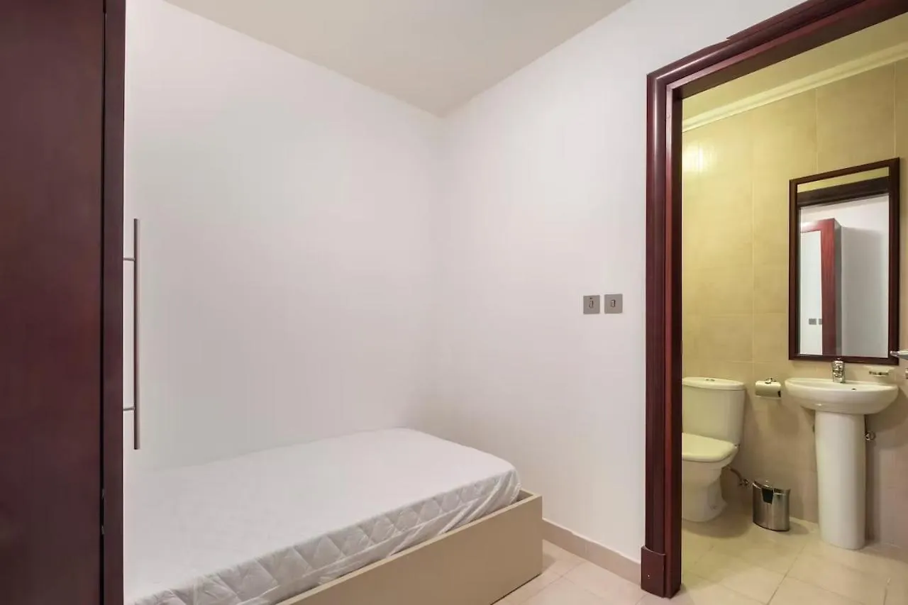 Spacious 2-Bedroom Beachfront Apartment With Pool Dubai