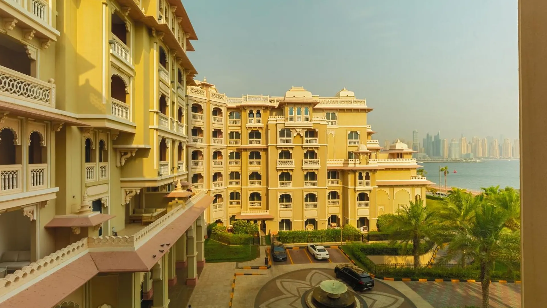 Spacious 2-Bedroom Beachfront Apartment With Pool Dubai