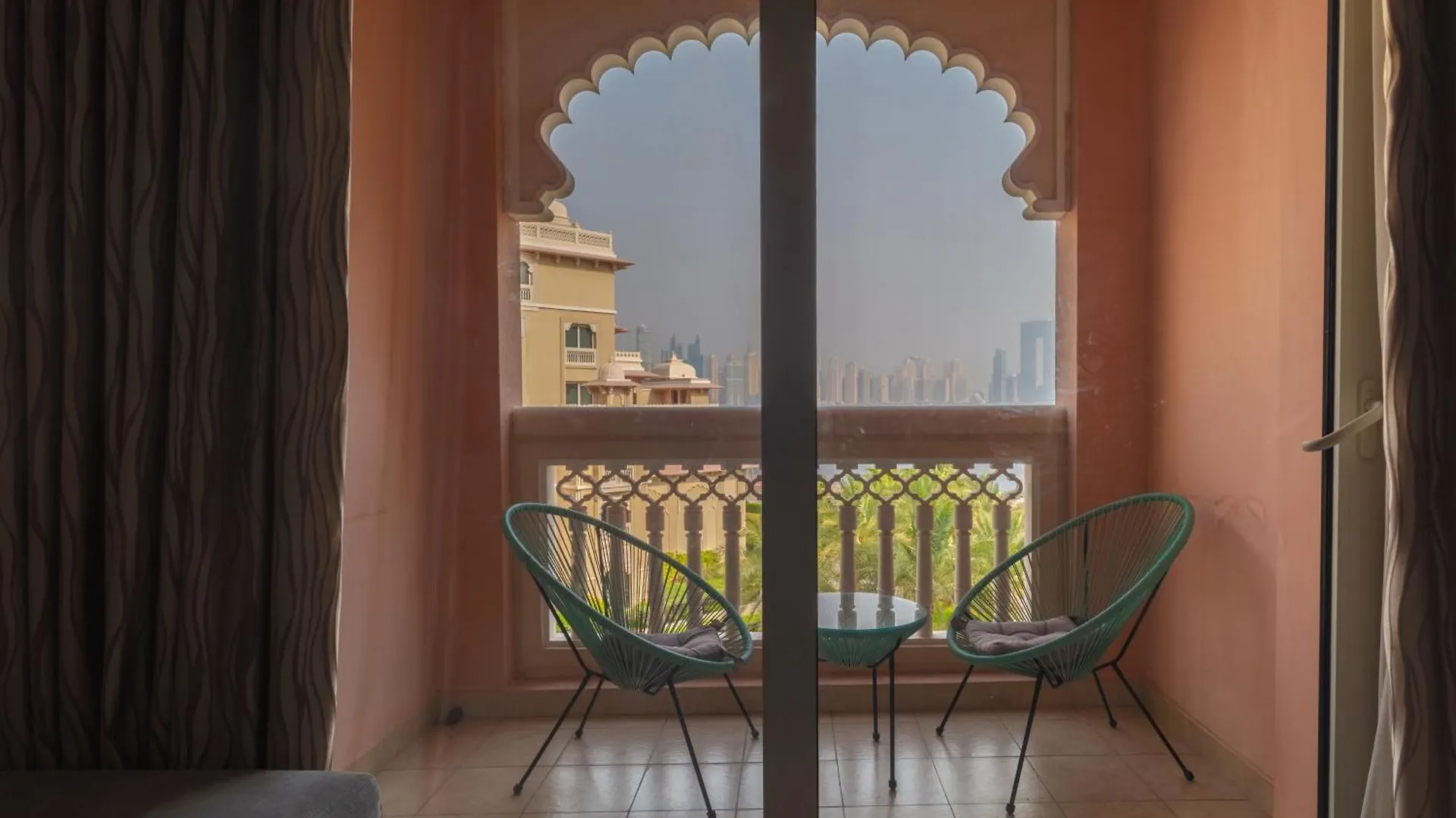 Spacious 2-Bedroom Beachfront Apartment With Pool Dubai