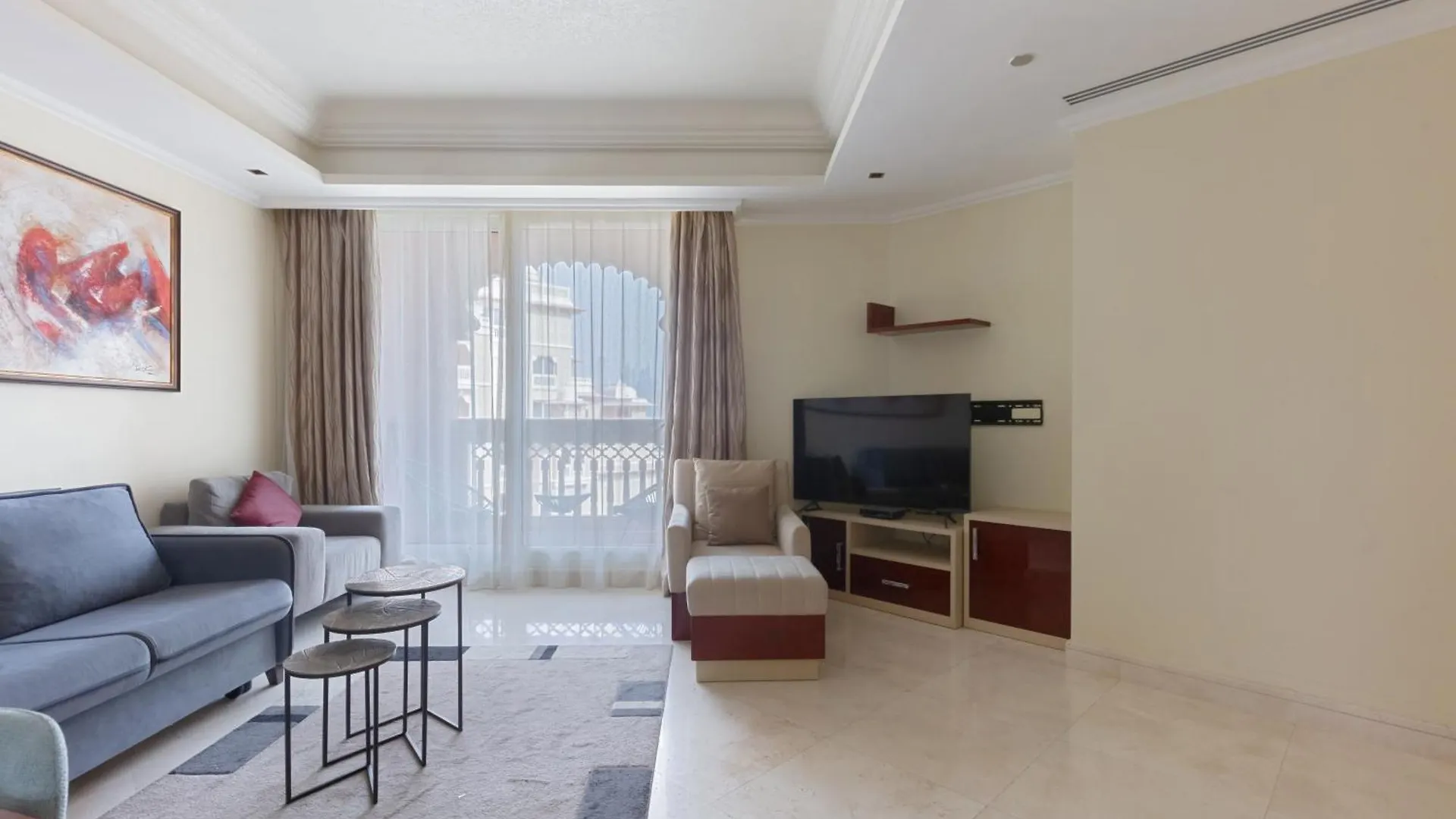 Spacious 2-Bedroom Beachfront Apartment With Pool Dubai