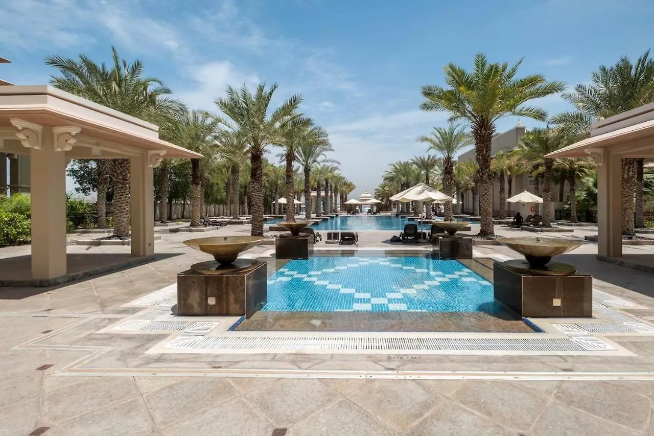 Spacious 2-Bedroom Beachfront Apartment With Pool Дубай
