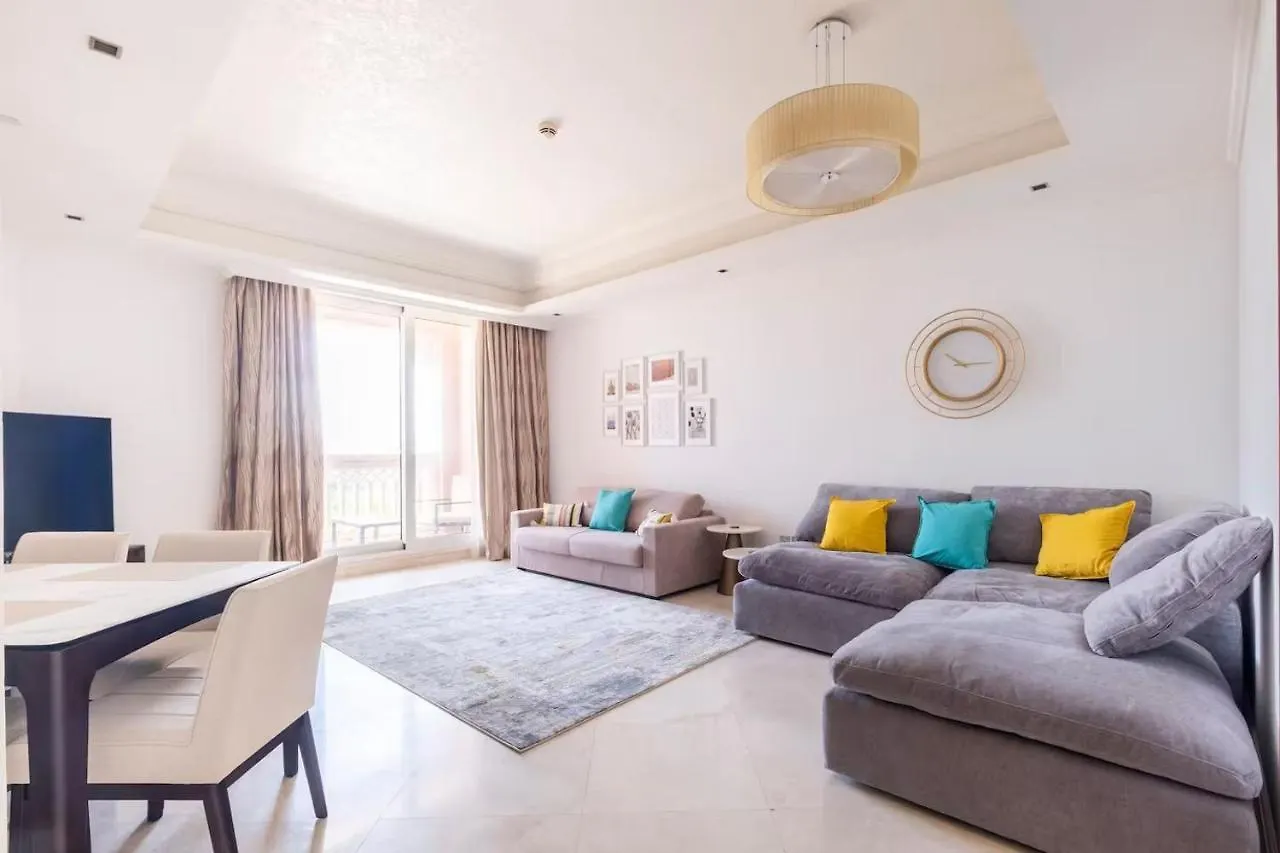 Spacious 2-Bedroom Beachfront Apartment With Pool Дубай