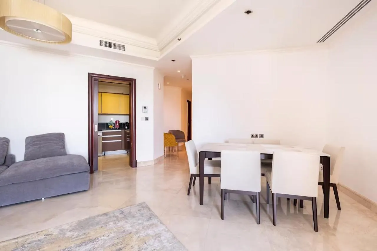 Spacious 2-Bedroom Beachfront Apartment With Pool Дубай ОАЭ
