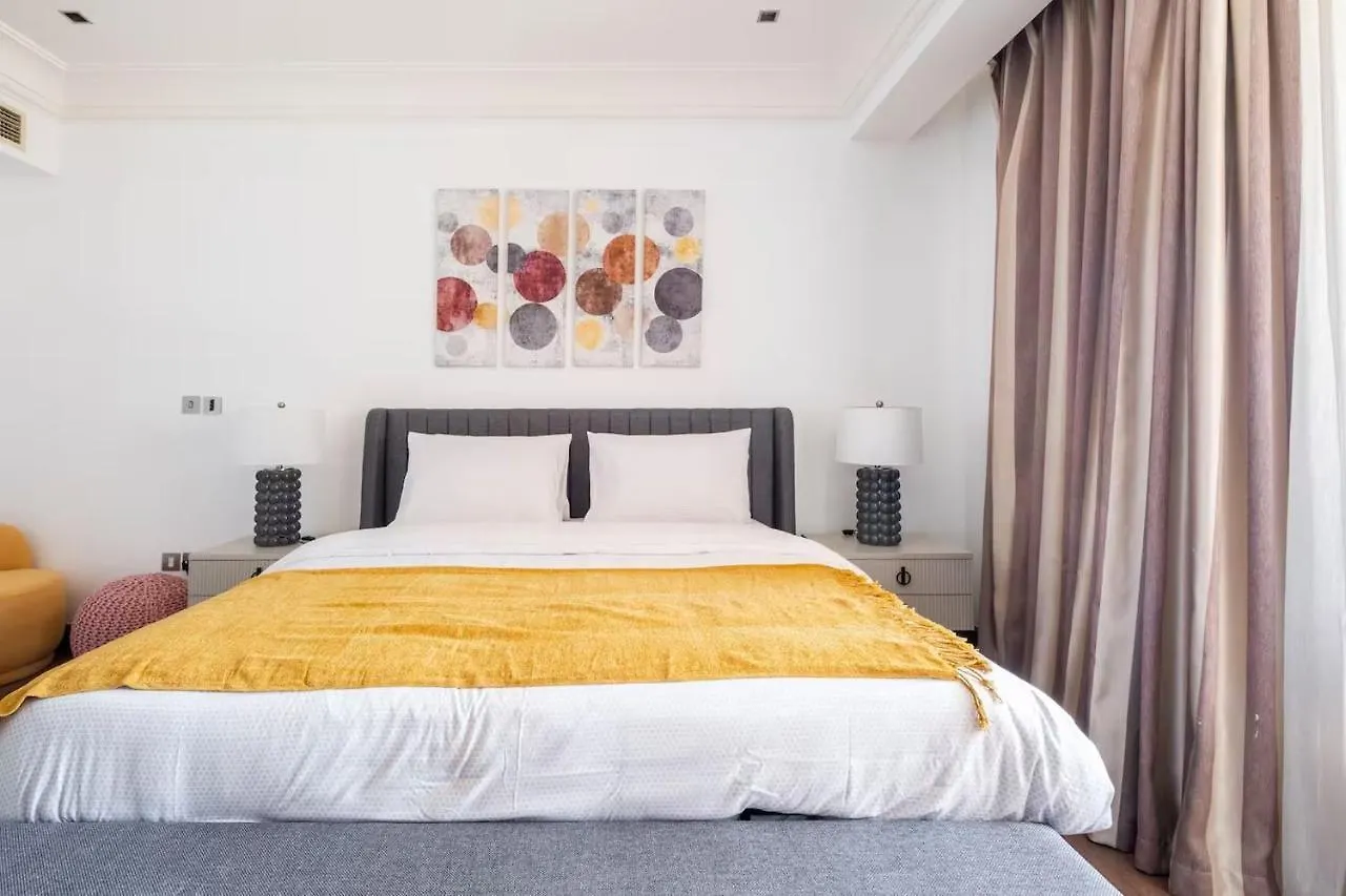 Spacious 2-Bedroom Beachfront Apartment With Pool Дубай