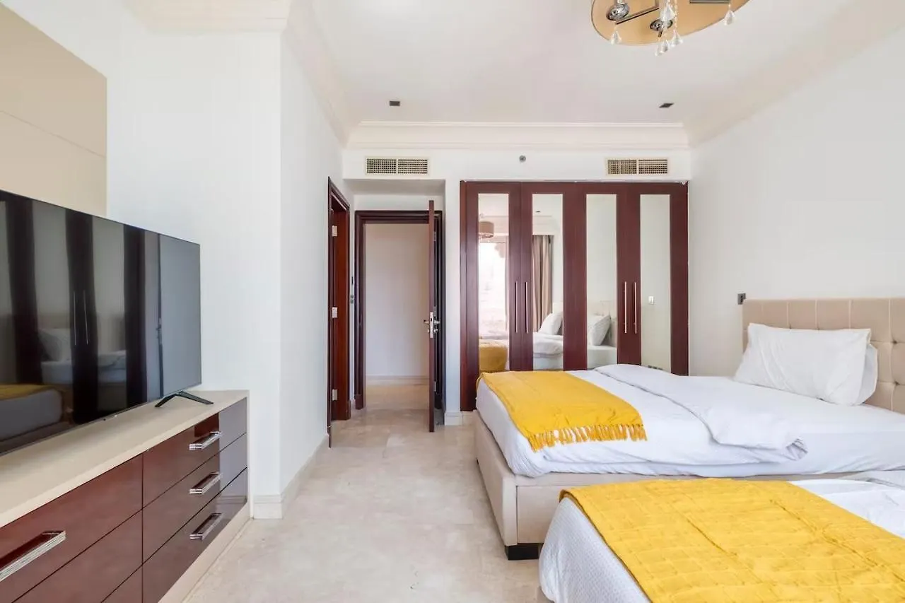 Spacious 2-Bedroom Beachfront Apartment With Pool Дубай