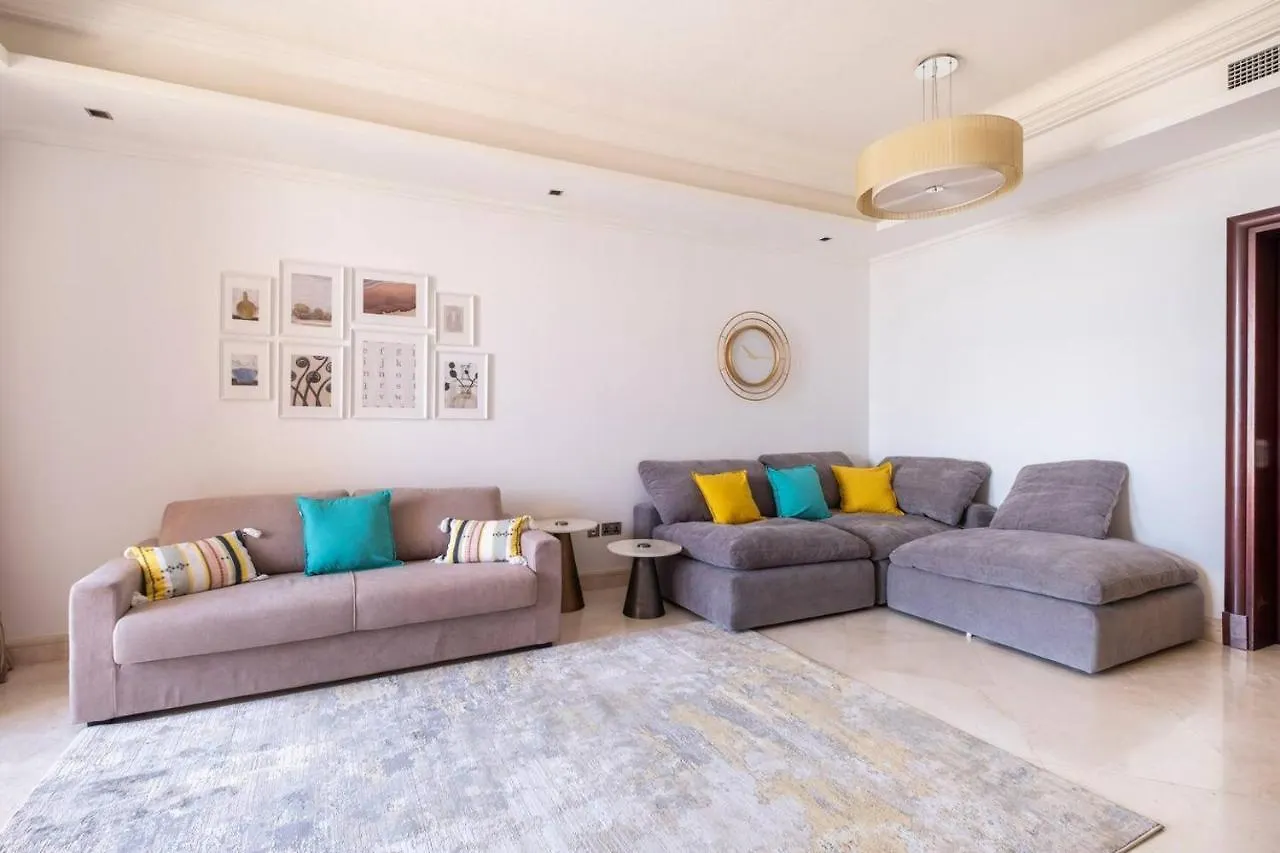 Spacious 2-Bedroom Beachfront Apartment With Pool Дубай