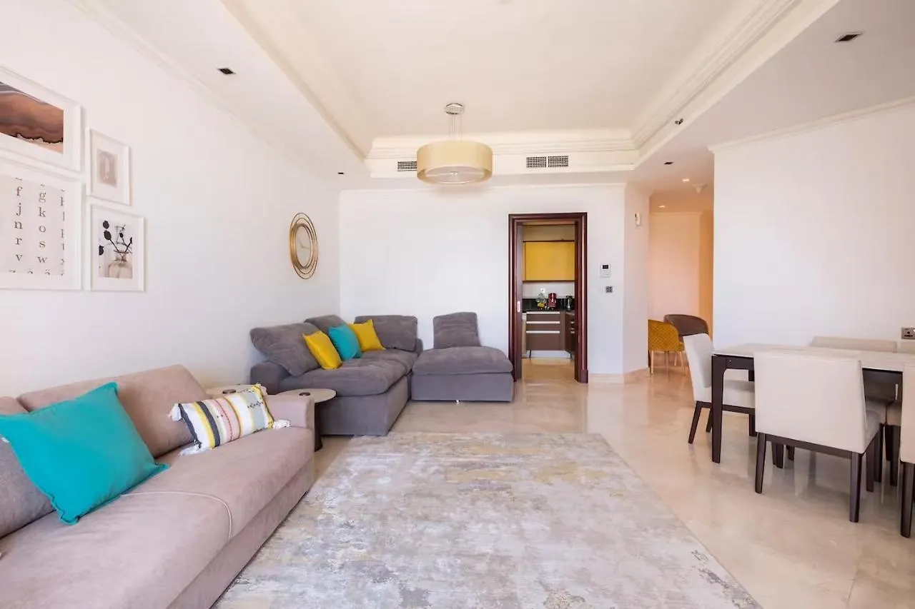 Spacious 2-Bedroom Beachfront Apartment With Pool Дубай