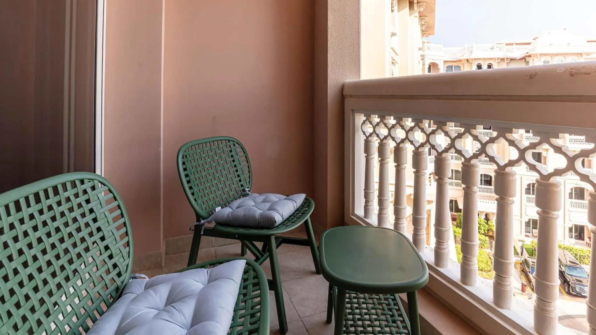 Spacious 2-Bedroom Beachfront Apartment With Pool Дубай