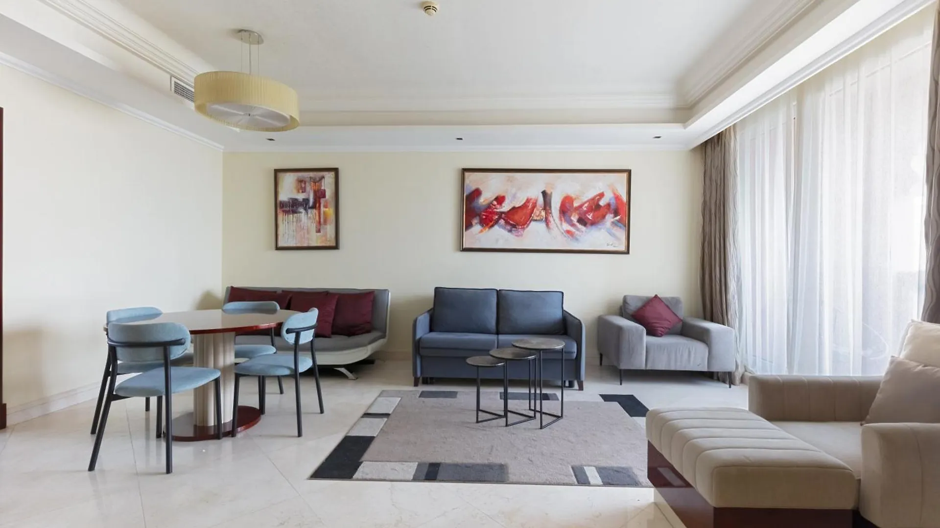 Spacious 2-Bedroom Beachfront Apartment With Pool Дубай ОАЭ