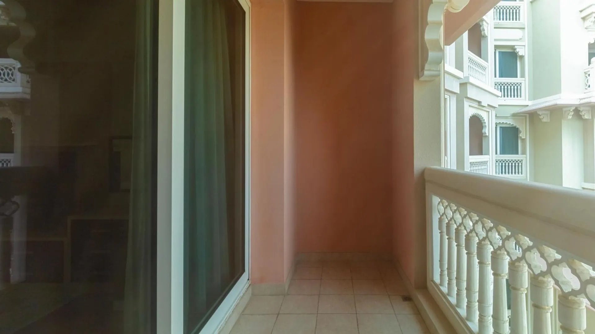 Spacious 2-Bedroom Beachfront Apartment With Pool Дубай