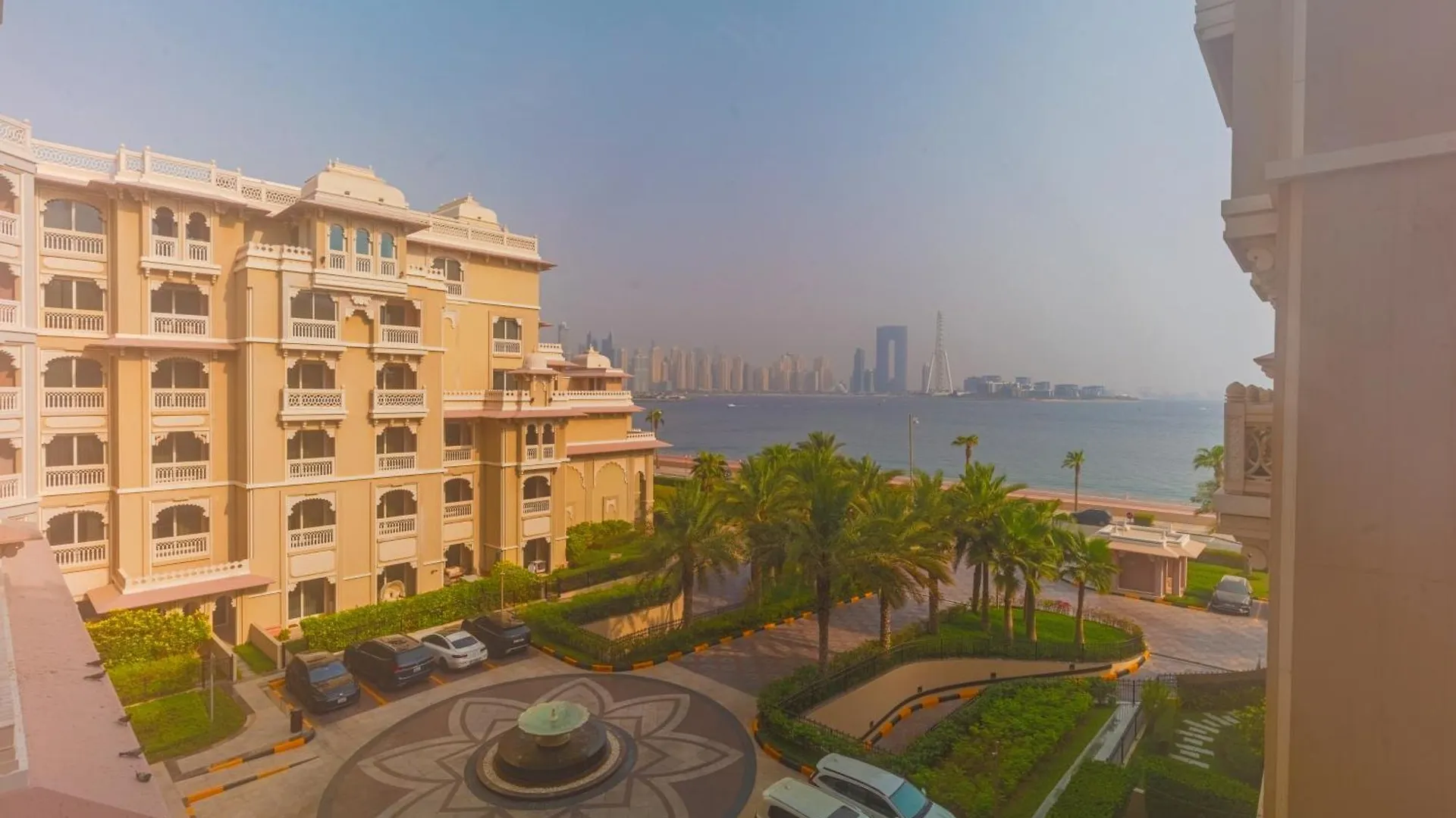 Spacious 2-Bedroom Beachfront Apartment With Pool Дубай ОАЭ