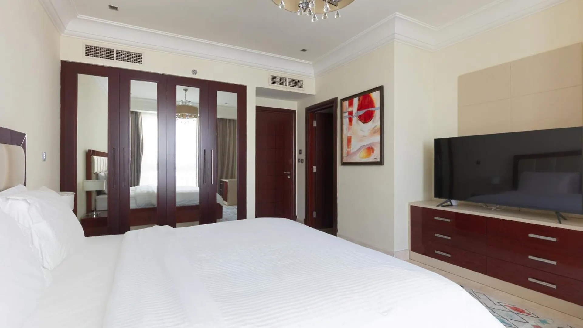 Spacious 2-Bedroom Beachfront Apartment With Pool Дубай